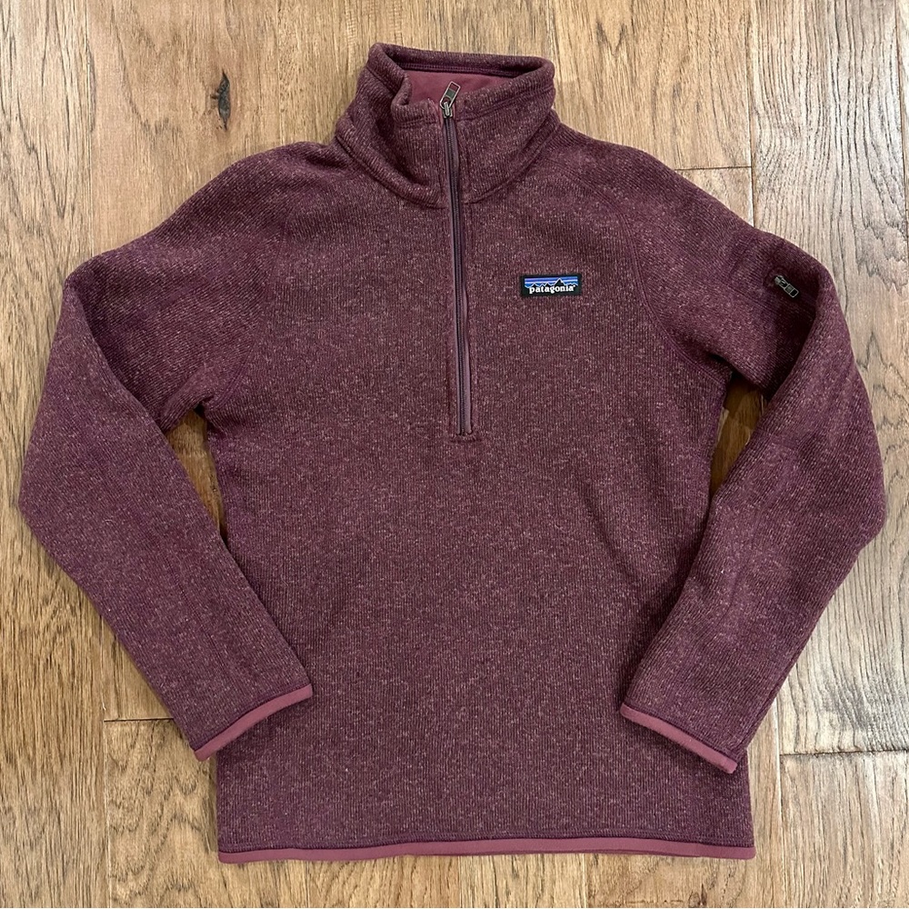 Patagonia 1/4 Zip Fleece Pullover! Excellent Condition! Beautiful plum color!